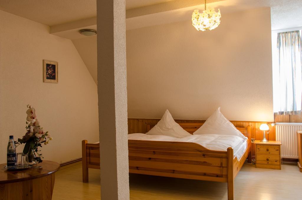 Hotel Zum Ruecking Нортгайм Екстер'єр фото
